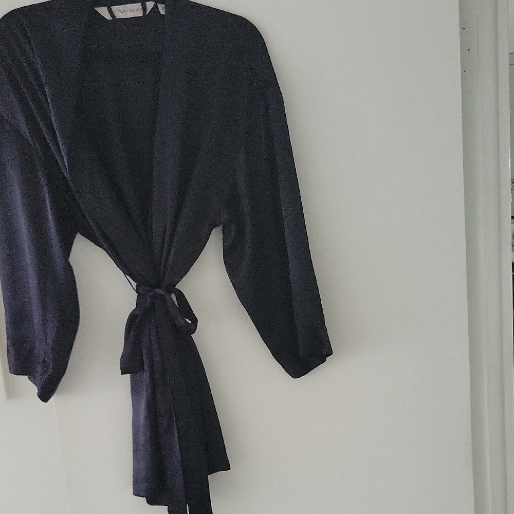 Victoria's Secret Black Women's Robe, Silky.